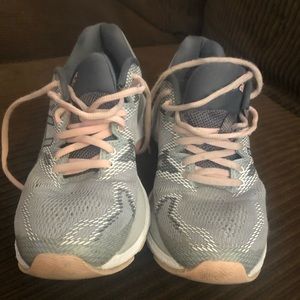 GEL-Nimbus 20
Womens Running Shoes